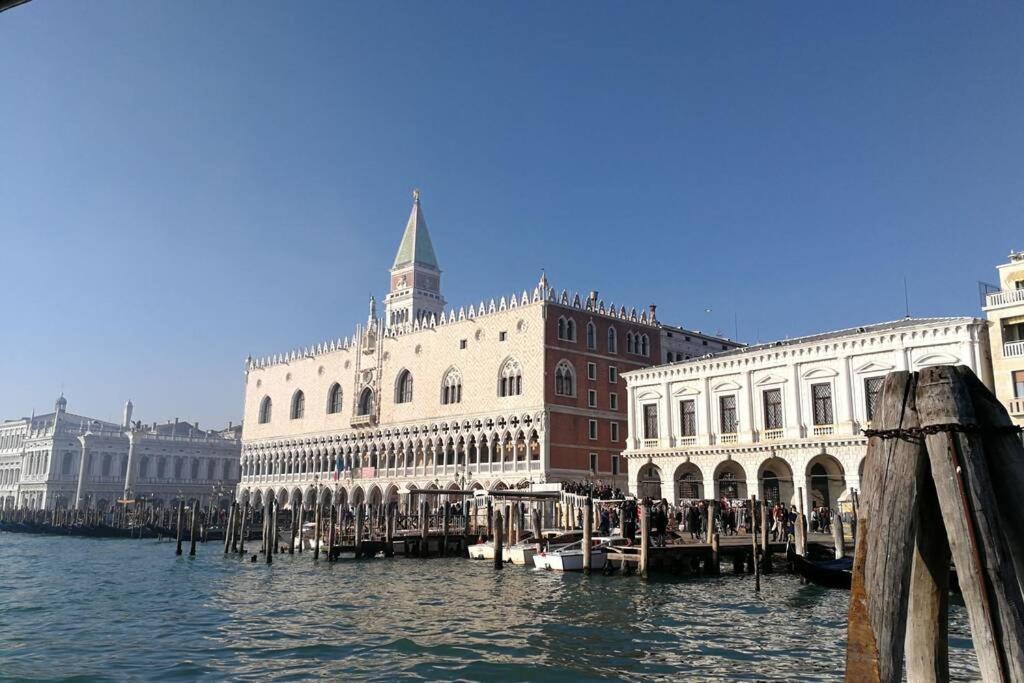 Venezianischer Palazzo Mit Kostenlosen Wlan Naehe Markusplatz Exterior photo